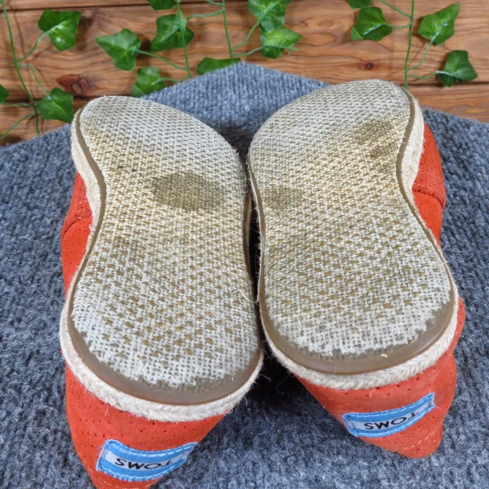 TOMS Perforated Suede Espadrille‎ Women Shoe Size 6.5 Casual Slip On Flat Orange